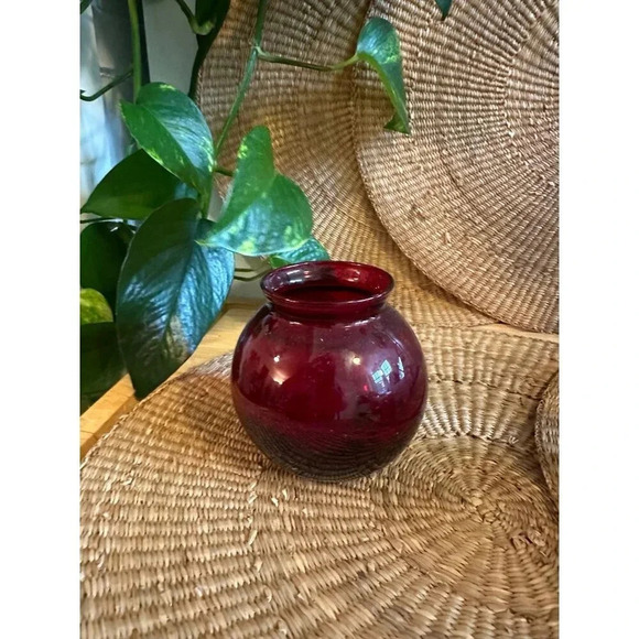 Vase 4” Red Bulb - Picture 7 of 7